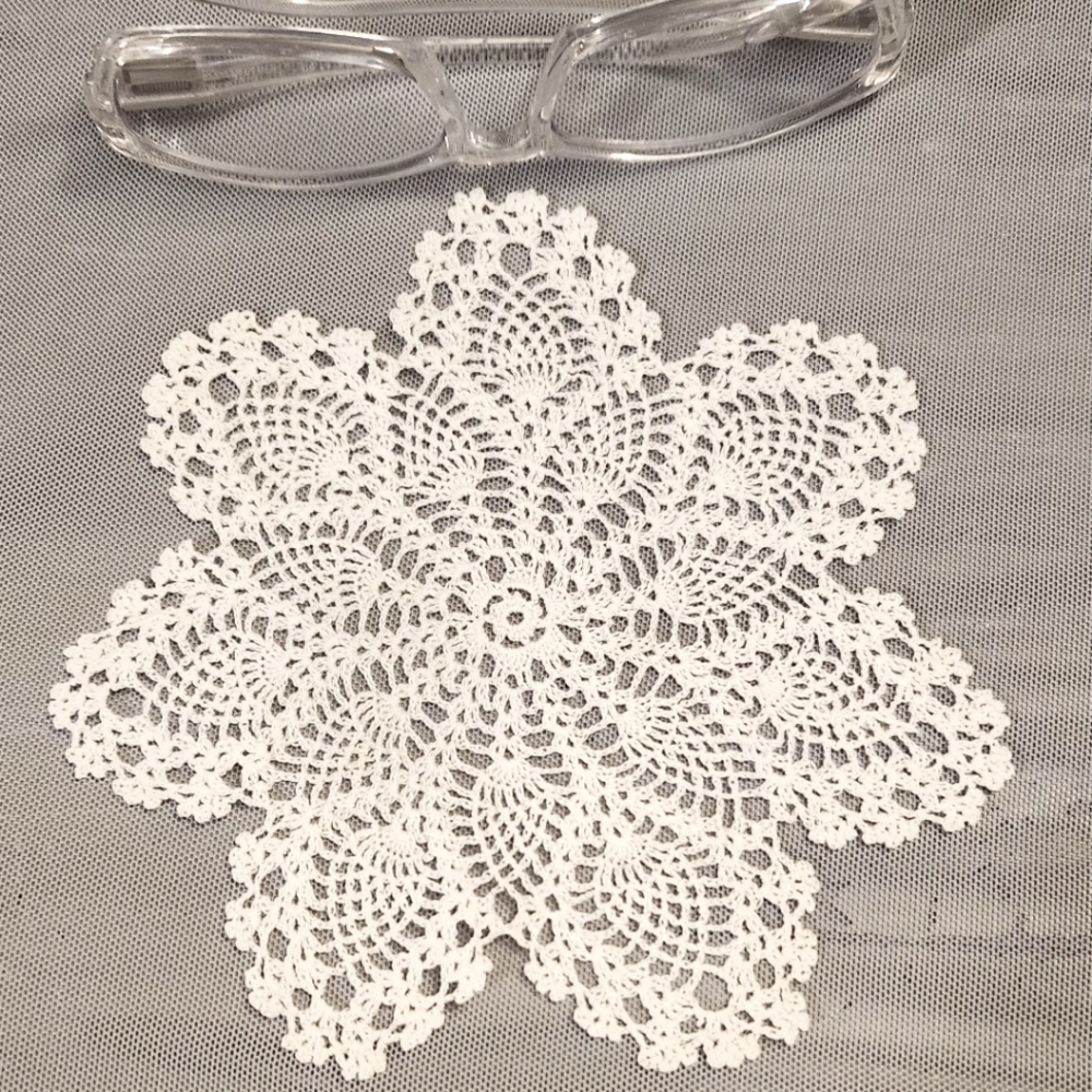 ADORABLE SMALL PINEAPPLE CROCHET DOILY HANDMADE